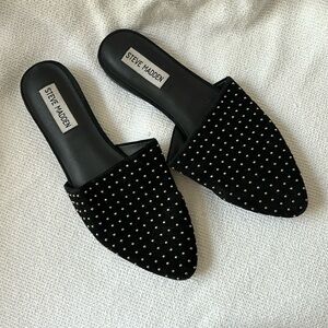 4/$25 Bundle Item Steve Madden Black Velvet Metallic Studded Slip Ons 7.5